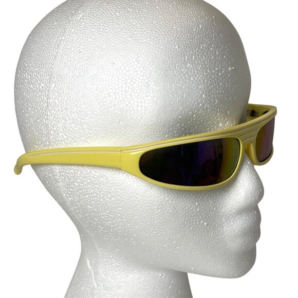 Vintage Retro 80's Yellow Sporty Wraparound Sunglasses Dark Lenses Groovy Cool - Picture 4 of 14